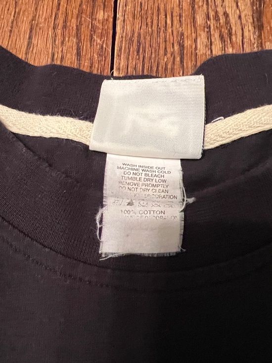 Lee Pittsburgh Penguins Black Long-Sleeve Tee with Yellow Trim - Picture 3 of 6